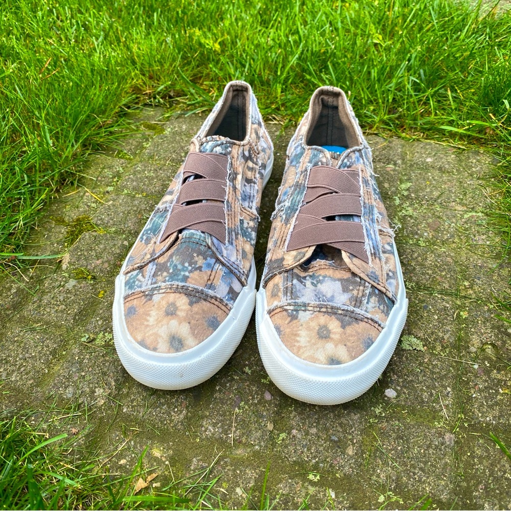 Blowfish Malibu sunflower camo size 8.5